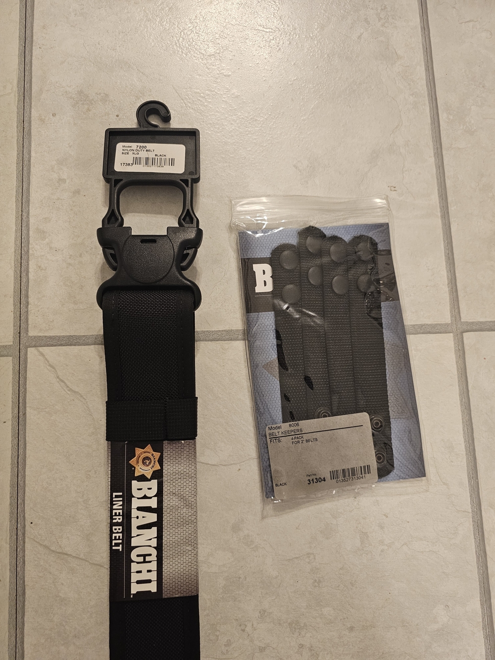 Bianchi AccuMold Duty Belt W/ Blackhawk Cuff Case And Mag Holder - Picture 2 of 7